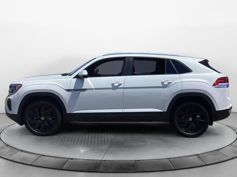Certified 2026 Volkswagen Atlas Cross Sport SE w/ Panoramic Sunroof Package FWD image 4