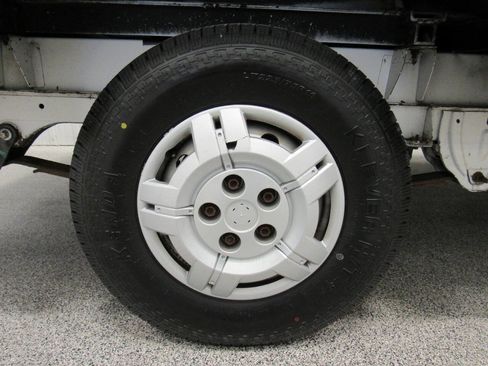 Used 2016 RAM ProMaster 2500 w/ Premium Appearance Group FWD image 14