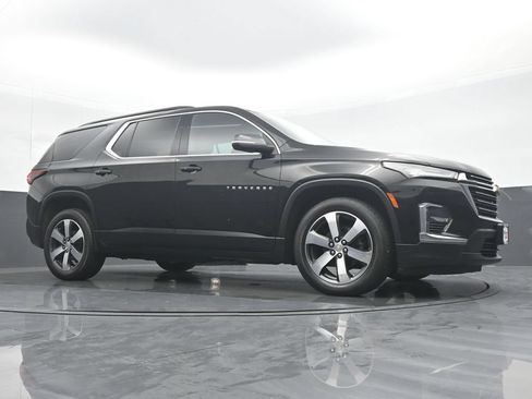 Used 2023 Chevrolet Traverse LT w/ LT Premium Package AWD/4WD image 32