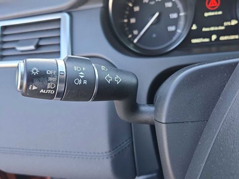 Used 2018 Land Rover Discovery Sport HSE image 33