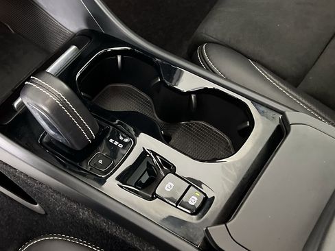 Used 2020 Volvo XC40 T5 R-Design image 19