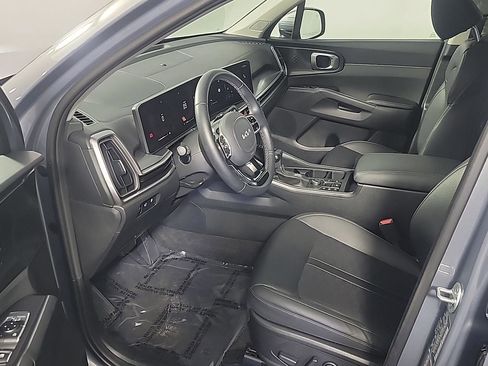 Used 2025 Kia Sorento EX w/ Panoramic Sunroof Package image 20
