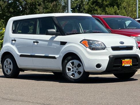 Used 2011 Kia Soul FWD image 2