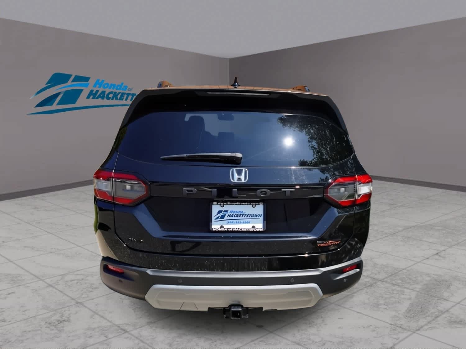 Certified 2025 Honda Pilot TrailSport image 6