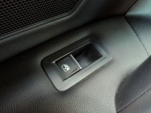 Used 2024 Volkswagen Tiguan SE R-Line image 32