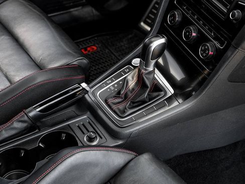 Used 2016 Volkswagen GTI SE w/ Lighting Package (SEL) FWD image 23