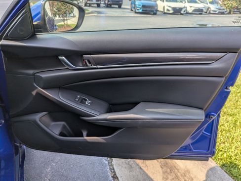 Used 2018 Honda Accord Sport image 23