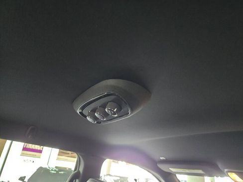 Used 2022 Dodge Durango GT image 33