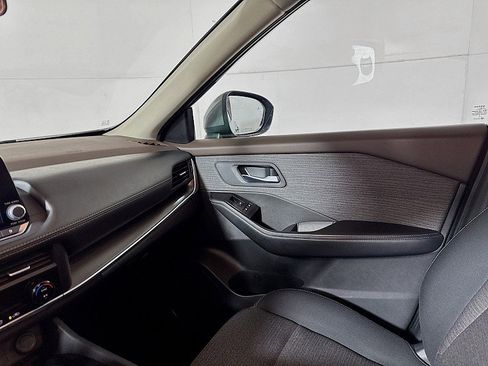 Used 2023 Nissan Rogue SV image 21