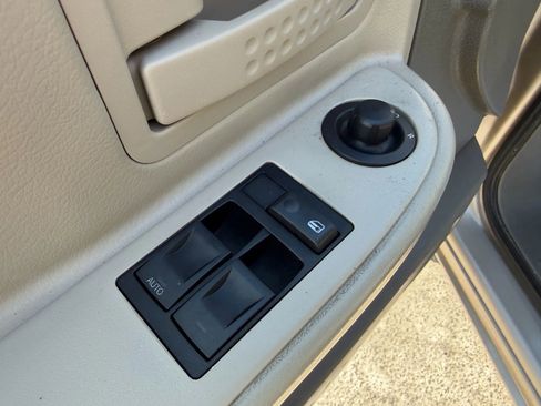 Used 2005 Dodge Dakota SLT image 11