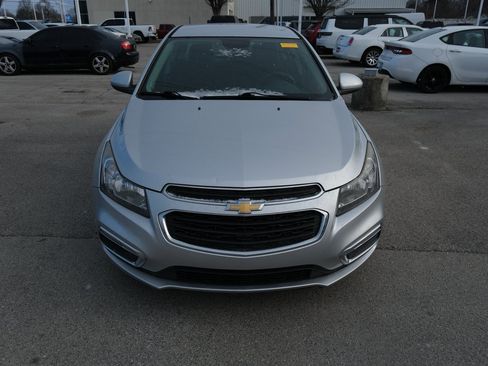 Used 2016 Chevrolet Cruze LT w/ Technology Package image 2