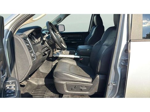Used 2017 RAM 1500 Laramie w/ Convenience Group AWD/4WD image 10