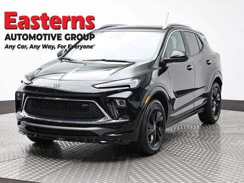 Used 2024 Buick Encore GX Sport Touring FWD image 1