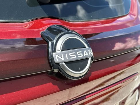 Used 2023 Nissan Kicks SR w/ SR Premium Package FWD image 16