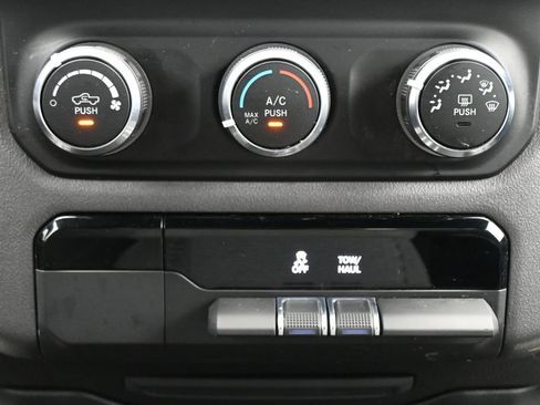 Used 2021 RAM 1500 Big Horn AWD/4WD image 17