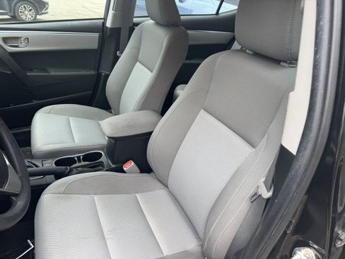 Used 2016 Toyota Corolla LE FWD image 9