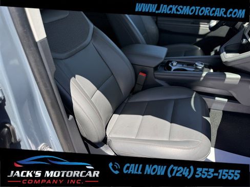 Used 2025 Ford Explorer Active w/ Active Comfort Package AWD/4WD image 19