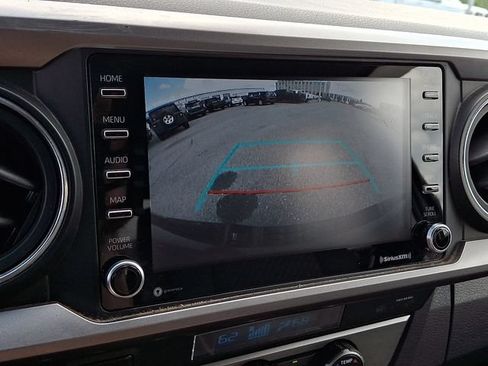 Used 2022 Toyota Tacoma SR5 AWD/4WD image 17