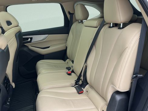 Used 2024 Acura MDX SH-AWD w/ Technology Package image 11
