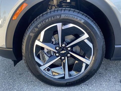 New 2026 Chevrolet Equinox EV LT AWD/4WD image 32