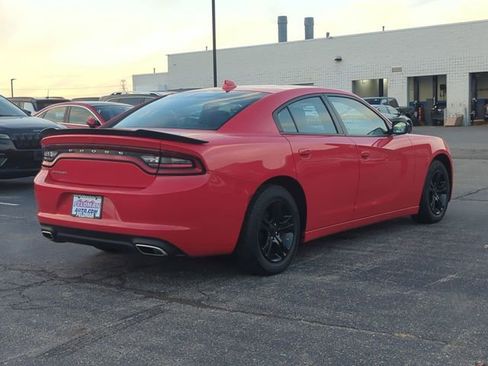 Used 2023 Dodge Charger SXT RWD image 3