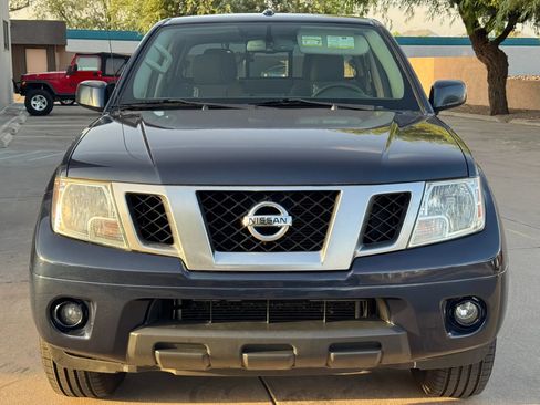 Used 2018 Nissan Frontier PRO-4X AWD/4WD image 3