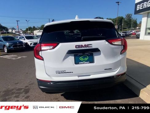 Used 2023 GMC Terrain SLT w/ Elevation Edition AWD/4WD image 9