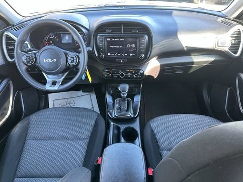 Used 2022 Kia Soul LX image 27