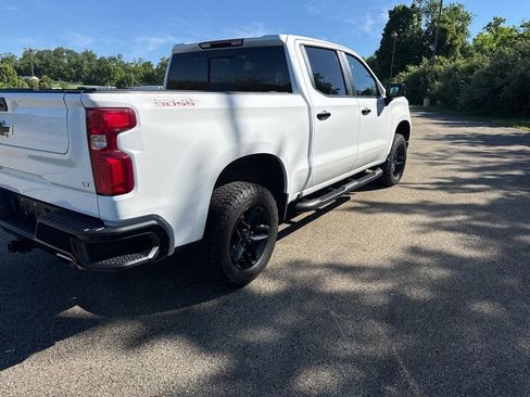 Used 2024 Chevrolet Silverado 1500 LT Trail Boss w/ Convenience Package II AWD/4WD image 3