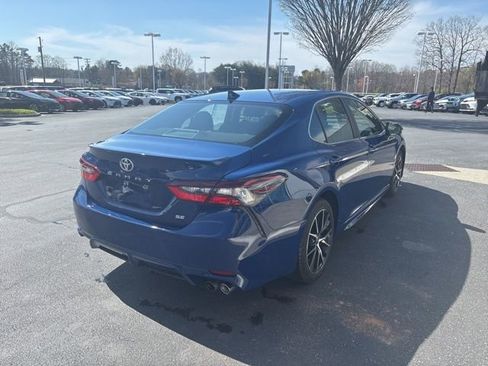 Used 2024 Toyota Camry SE image 5