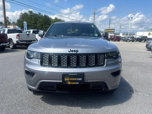 Used 2020 Jeep Grand Cherokee Altitude AWD/4WD image 2