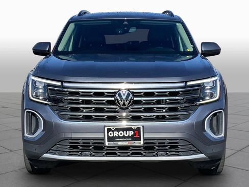 Used 2024 Volkswagen Atlas SE AWD/4WD image 4