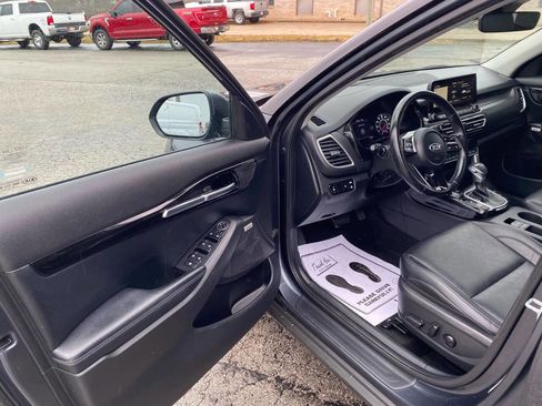 Used 2021 Kia Seltos SX w/ SX Sunroof Package AWD/4WD image 11
