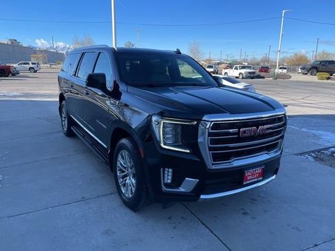 Used 2022 GMC Yukon XL SLT w/ SLT Premium Package image 7