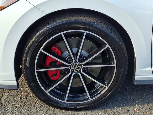 Certified 2025 Volkswagen Jetta GLI Autobahn image 9