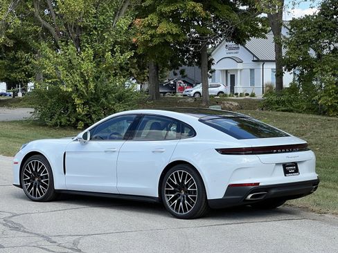 New 2026 Porsche Panamera 4 image 3
