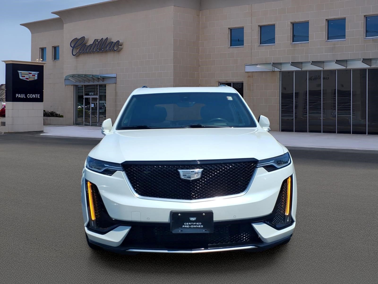 Used 2023 Cadillac XT6 Sport w/ Technology Package AWD/4WD image 2