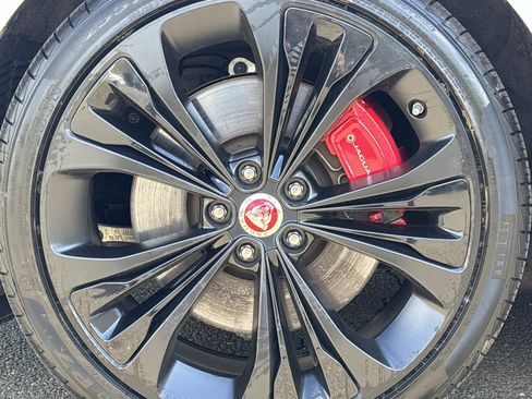 Certified 2023 Jaguar XF R-Dynamic SE AWD/4WD image 13