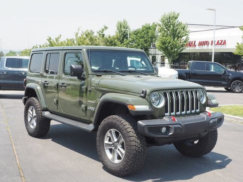 Used 2022 Jeep Wrangler Unlimited Sahara w/ LED Lighting Group AWD/4WD image 9