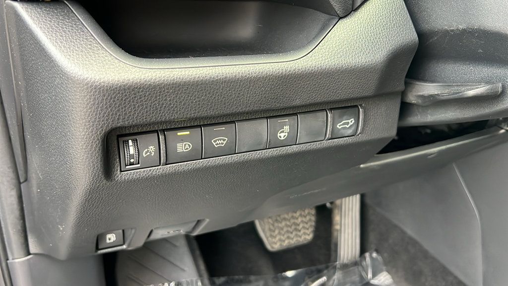 Used 2024 Toyota RAV4 SE w/ Weather & Moonroof Package AWD/4WD image 14