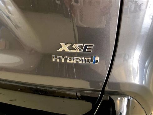 Used 2022 Toyota RAV4 XSE AWD/4WD image 9