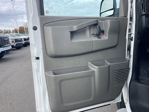 Used 2023 Chevrolet Express 2500 w/ Driver Convenience Package image 9