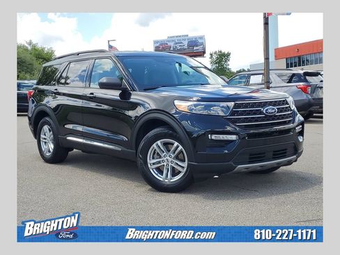 Certified 2023 Ford Explorer XLT w/ Equipment Group 202A AWD/4WD image 1