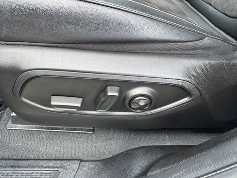 Used 2023 Jeep Grand Cherokee L Altitude image 39