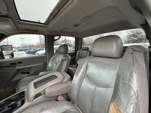 Used 2005 Chevrolet Silverado 3500 LT w/ Heavy-Duty Power Package image 12