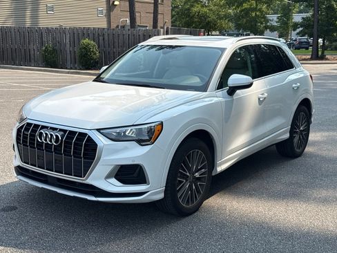 Used 2022 Audi Q3 2.0T Premium AWD/4WD image 3