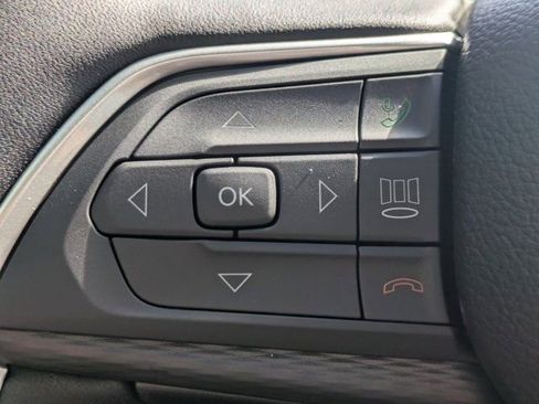 New 2025 Jeep Grand Cherokee Altitude RWD image 21