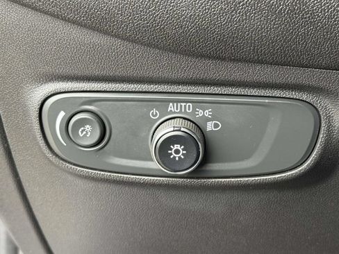 Used 2024 Chevrolet Equinox LT FWD image 22