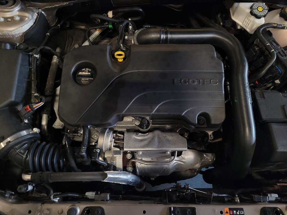 Used 2025 Chevrolet Malibu LT FWD image 30