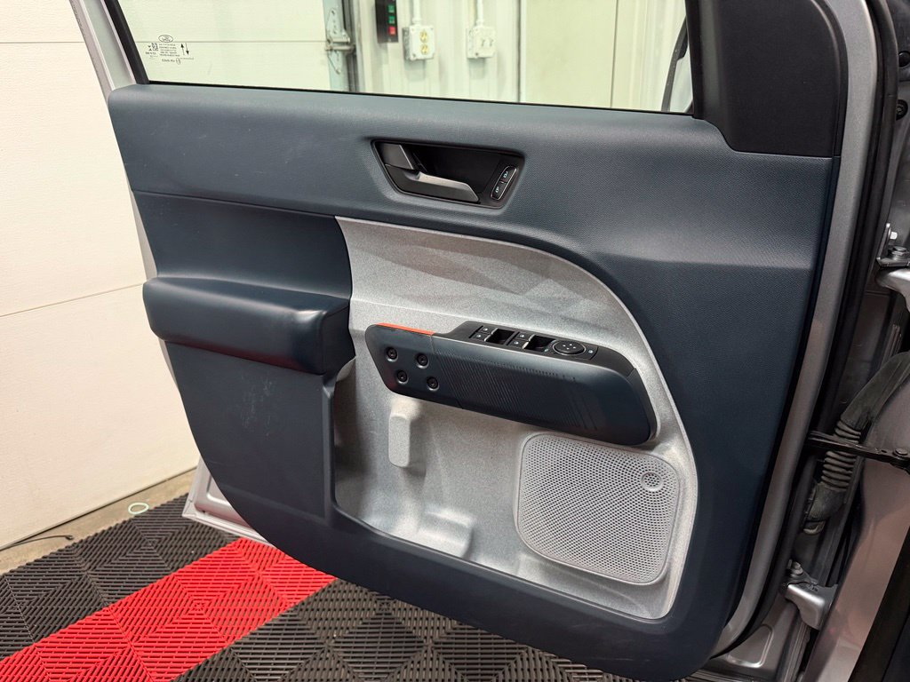 Used 2022 Ford Maverick XLT FWD image 31